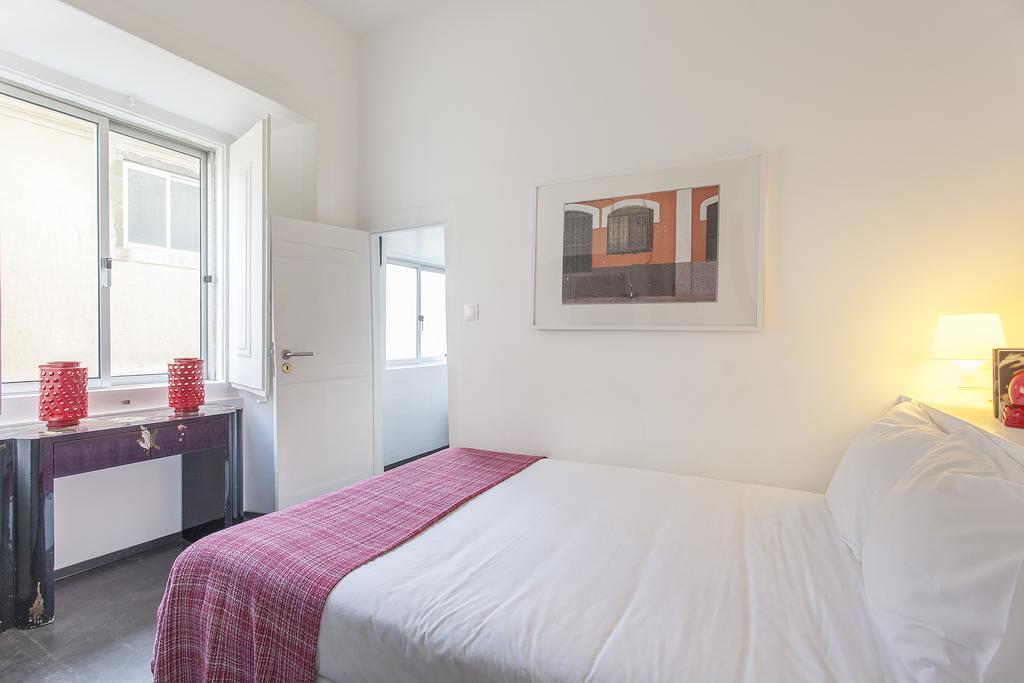 5 Sins Chiado Hostel Lisbon Bilik gambar